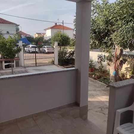 Apartament Franica *