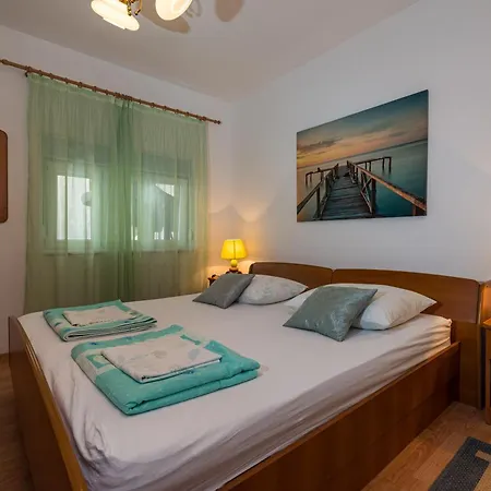 Apartament Franica *