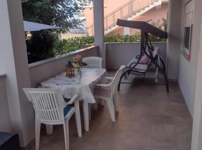 Franica Διαμέρισμα *